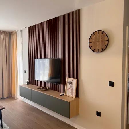 Apartment South Primorsko, Family With Terrace And Free Parking