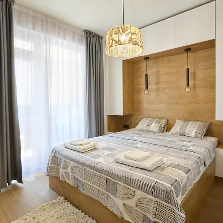 Apartment South Primorsko, Family With Terrace And Free Parking Primorsko